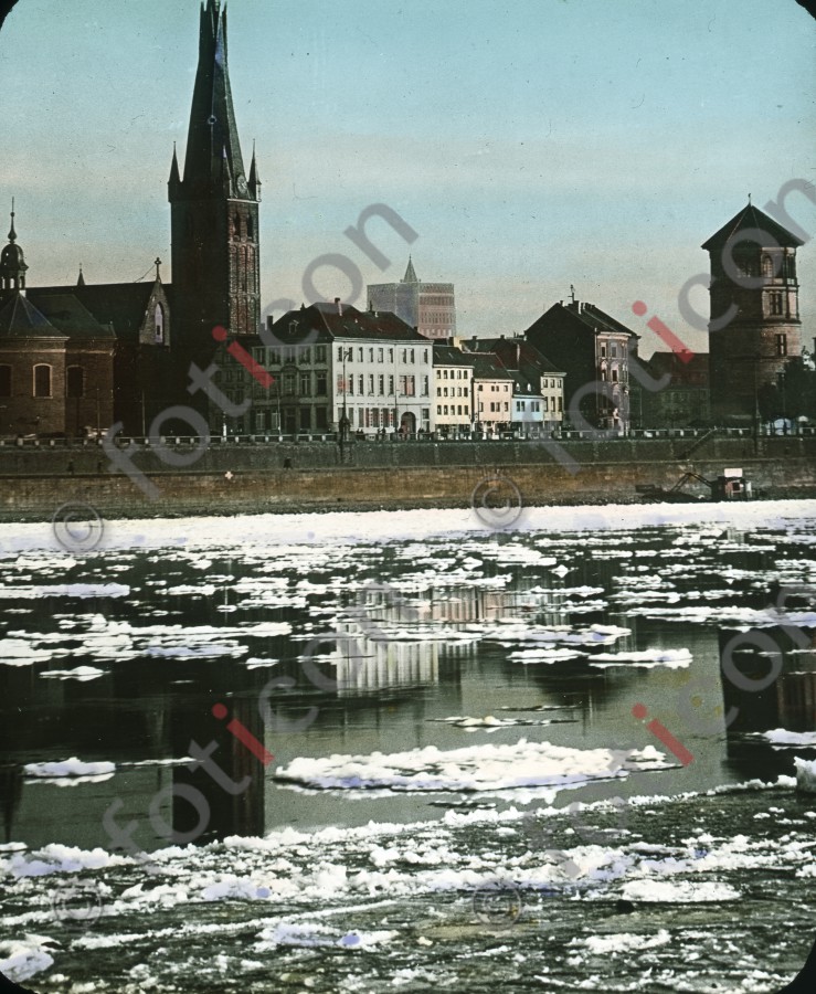 Der Rhein im WInter - Foto foticon-600-simon-duesseldorf-340-029.jpg | foticon.de - Bilddatenbank für Motive aus Geschichte und Kultur
